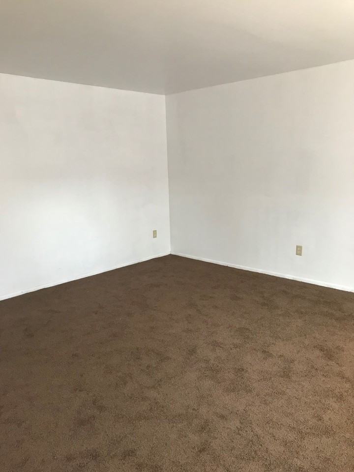 60 Villanova Ct - Photo 2 of 11