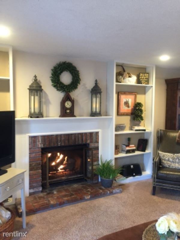 950 Beacon Woods Ct - Photo 3 of 10