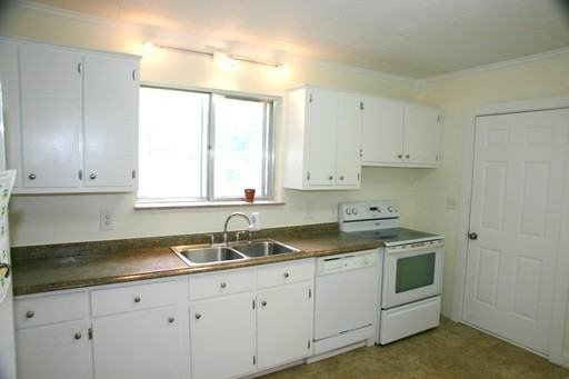 1409 Dalton St - Photo 3 of 16