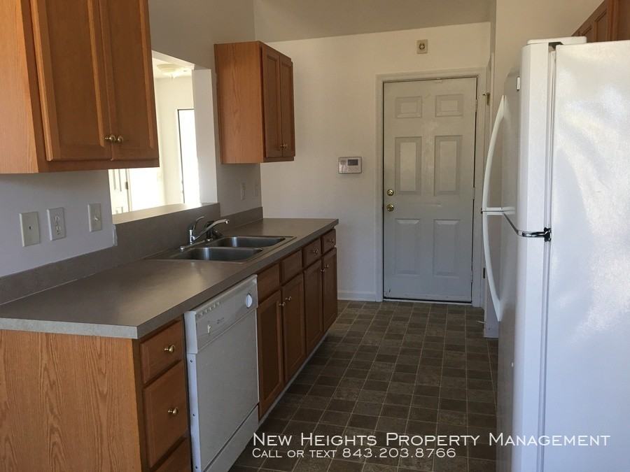 331 Adeline Dr - Photo 3 of 11