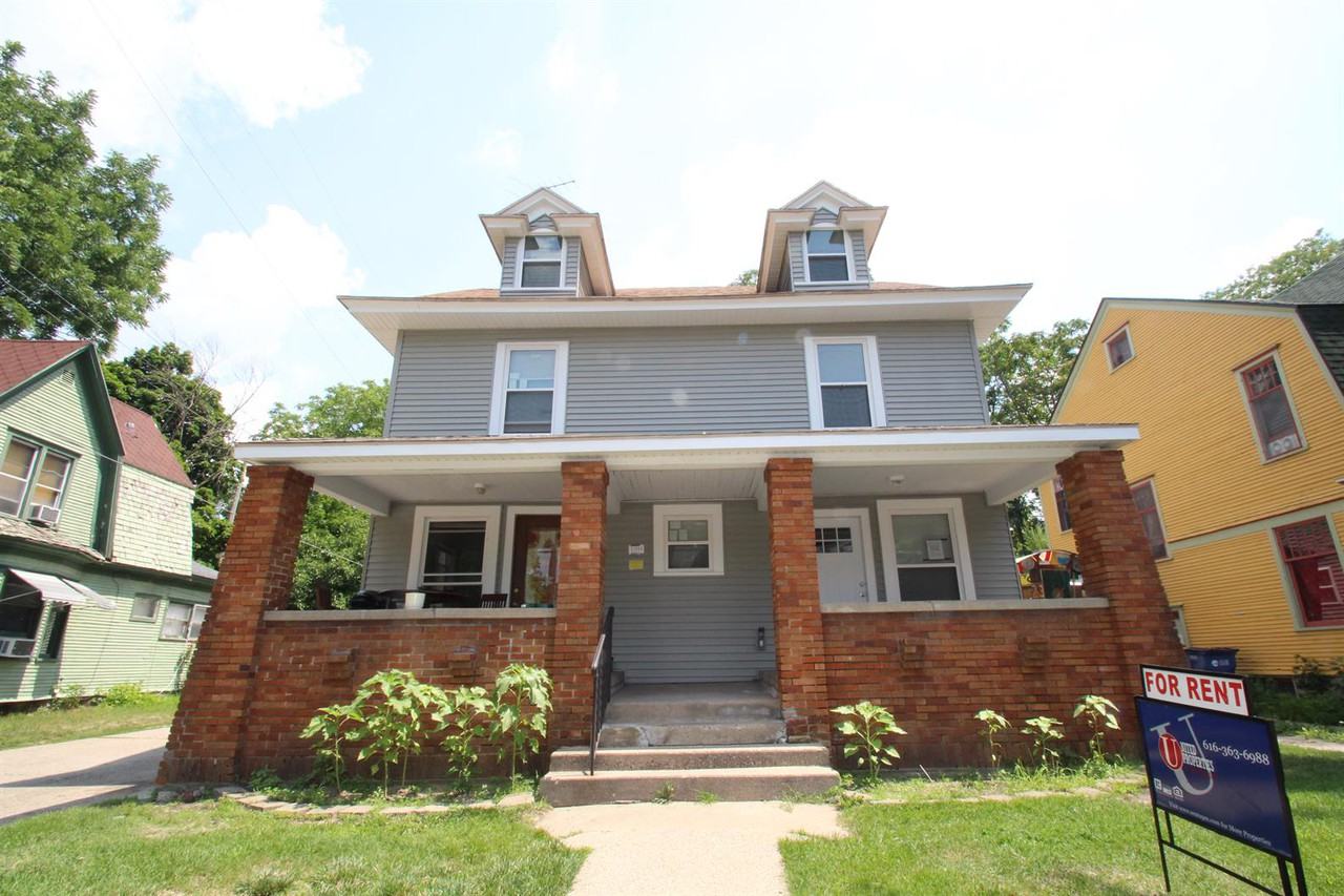 102 Fuller Ave SE - Photo 2 of 26