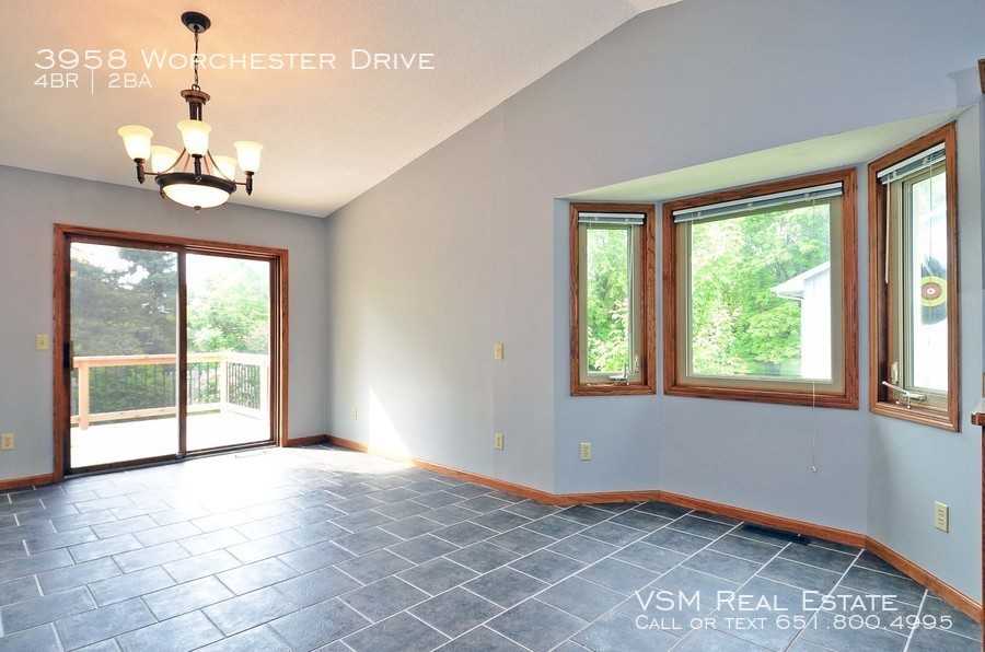 3958 Worchester Dr - Photo 3 of 20