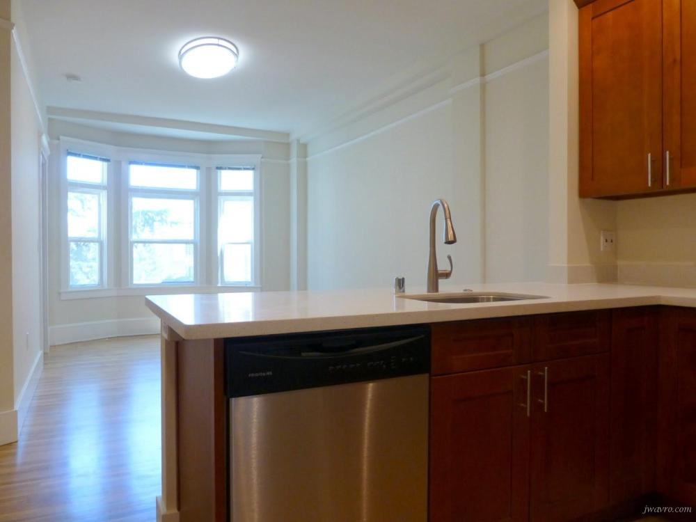 550 Larkin St - Photo 3 of 12