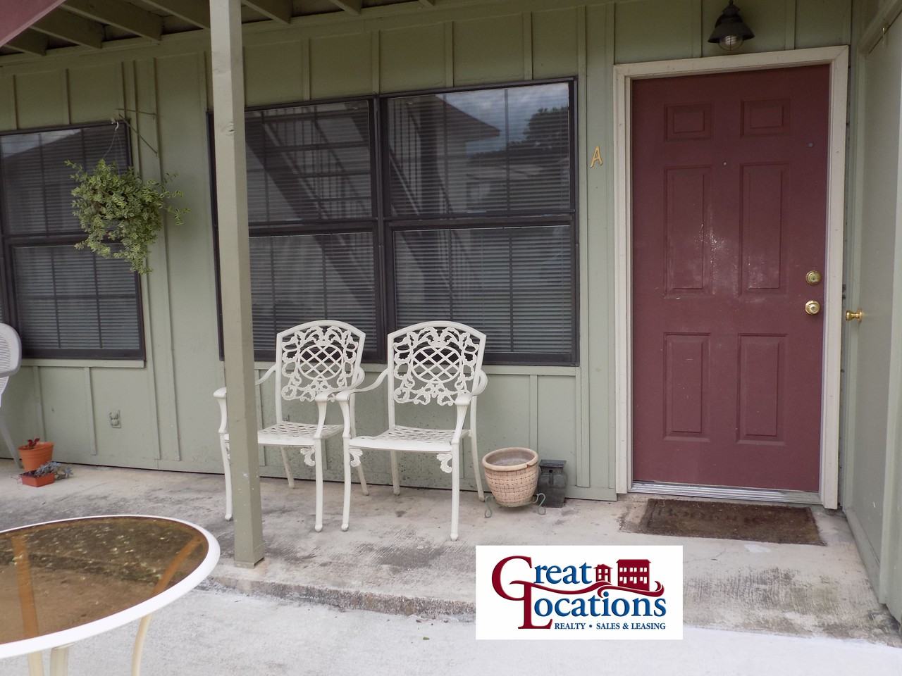 102 Lady Bird Ln - Photo 3 of 5