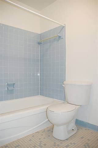 11,15,17 MANITOU CRES. W. - Photo 2 of 2