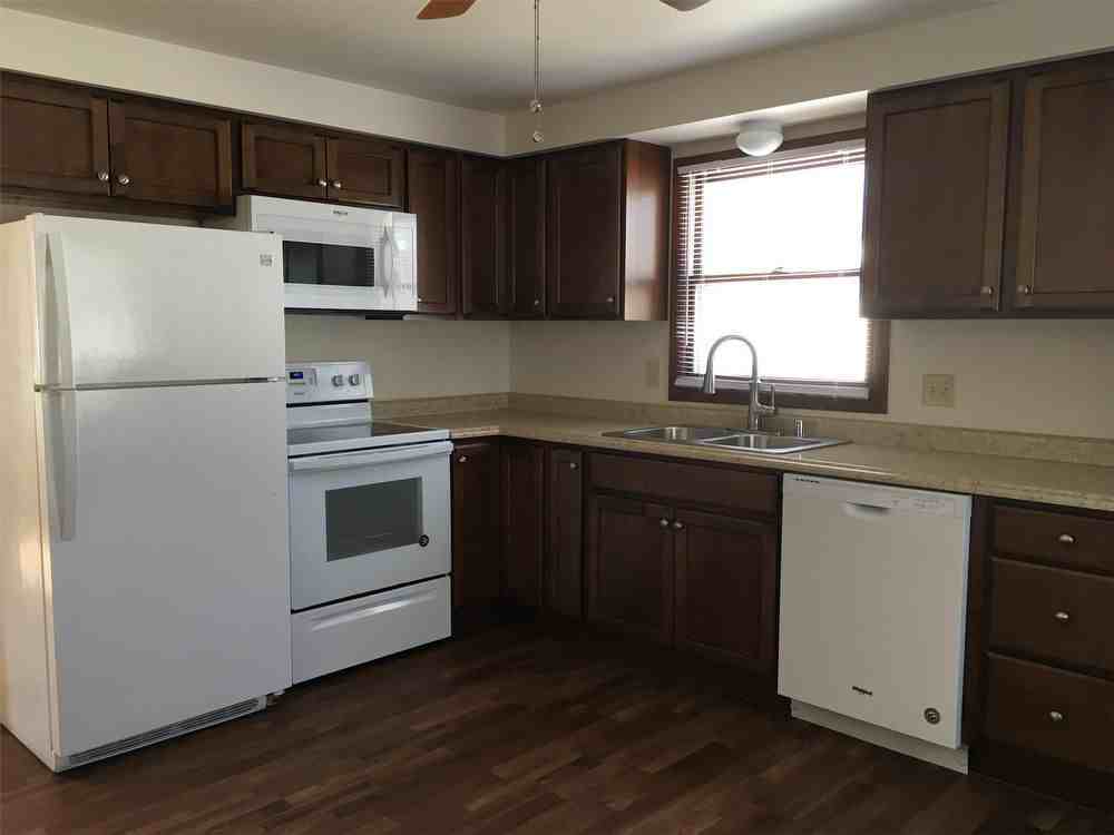 1117 Devonwood St - Photo 3 of 9