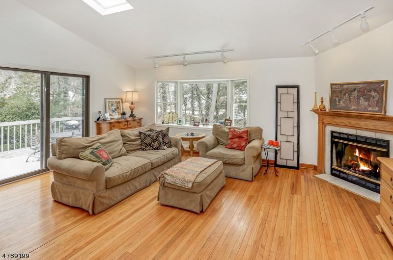 5 Vale Dr #5 - Photo 2 of 12