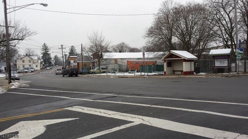 117 Washington St - Photo 2 of 3