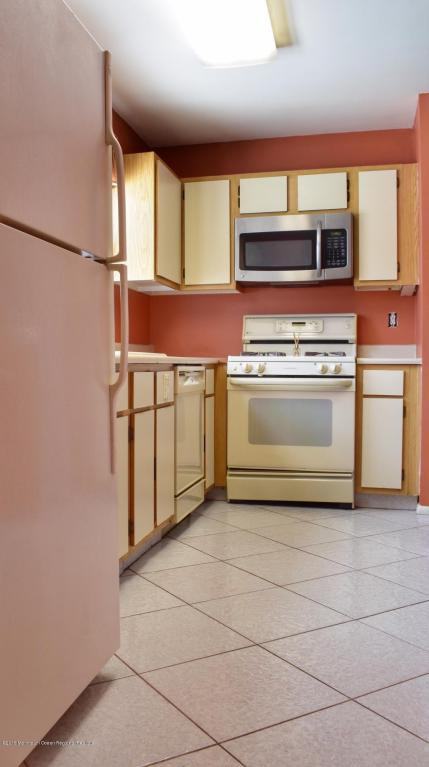 106 Whispering Oaks Way - Photo 3 of 16
