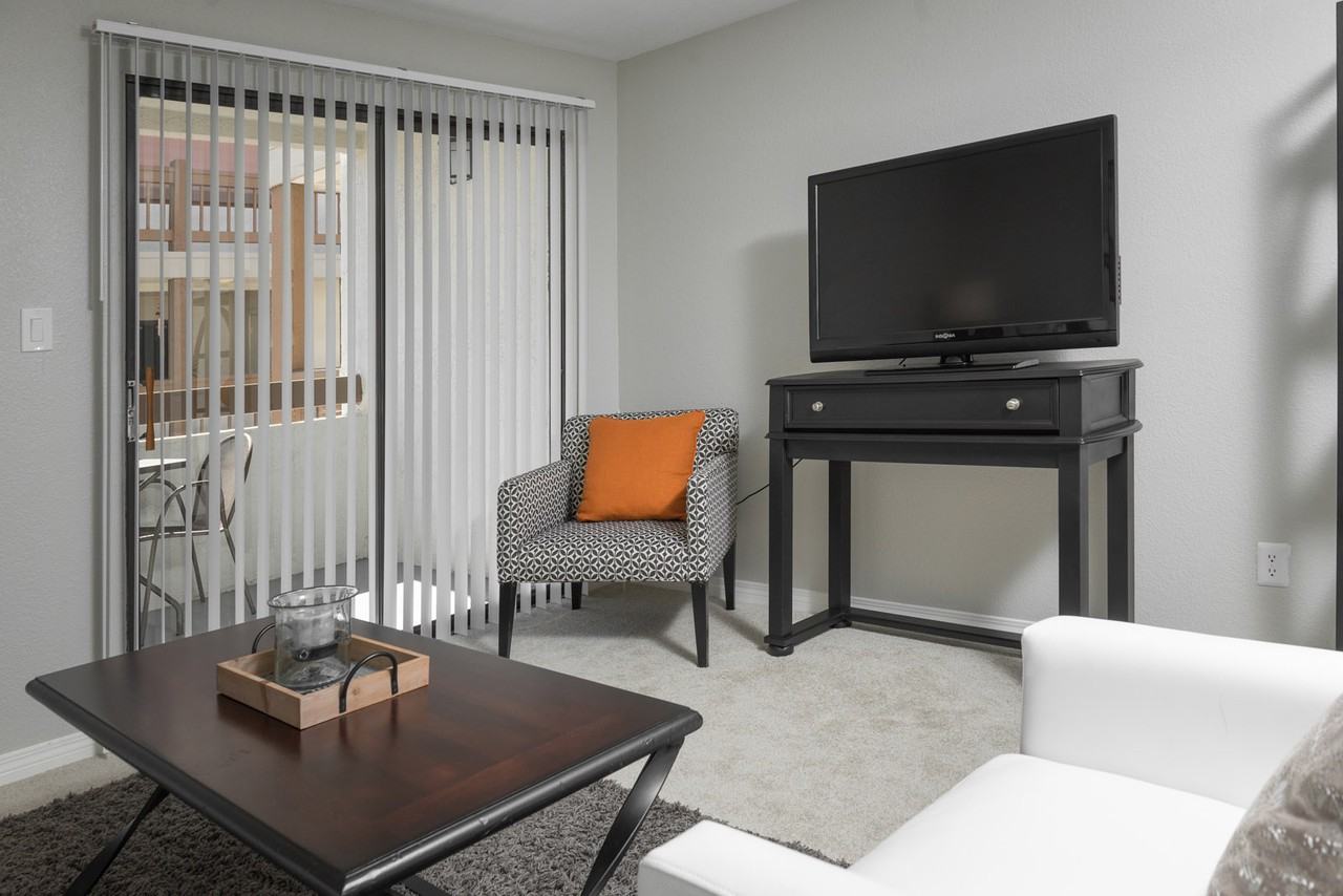 Mission Trails Apartments - Photo 5 of 36