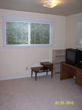 303 Esther Ave - Photo 3 of 9