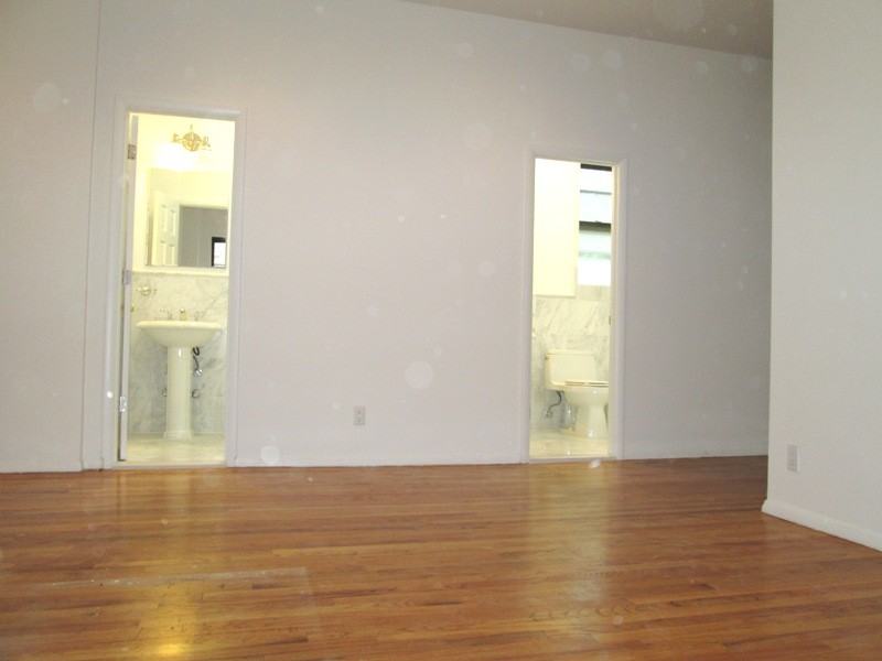 1402 Lexington Ave - Photo 3 of 9
