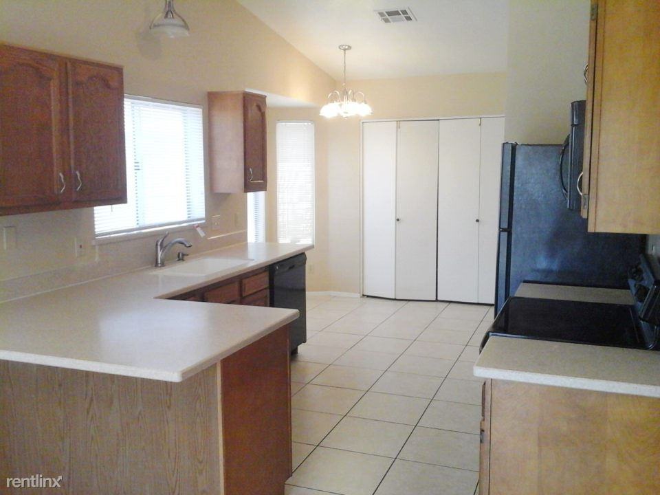 601 E Palomino Dr - Photo 3 of 5