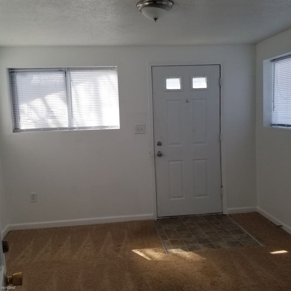 5039 Melrose Ave - Photo 2 of 6