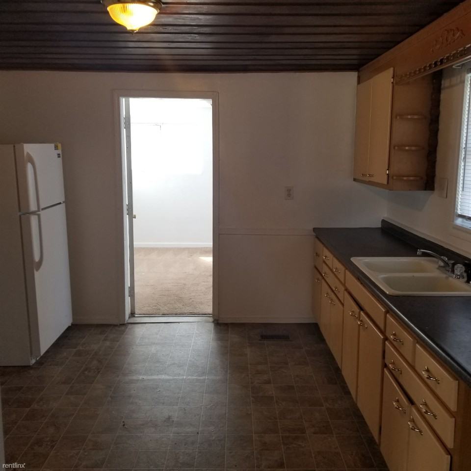 5039 Melrose Ave - Photo 3 of 6