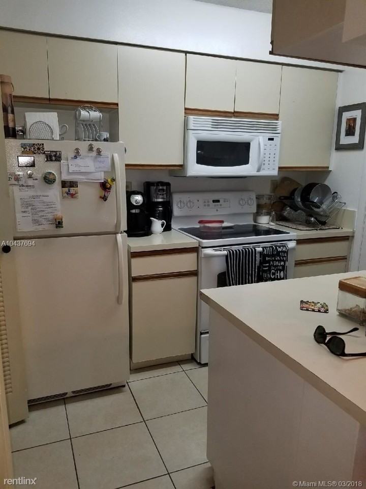17335 NW 67th Pl - Photo 2 of 5
