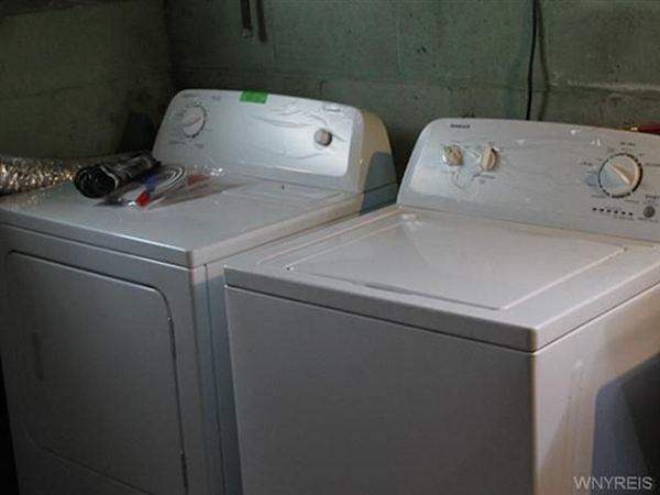 405 Westgate Road - Photo 3 of 5