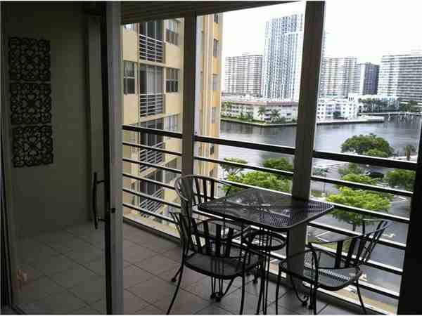 100 GOLDEN ISLES DR - Photo 2 of 9