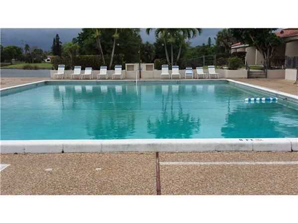 4152 INVERRARY DR - Photo 3 of 4