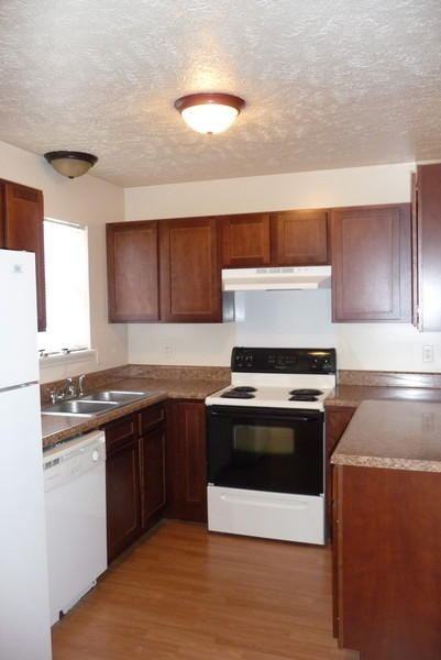 3263 Lakeford Dr - Photo 3 of 7