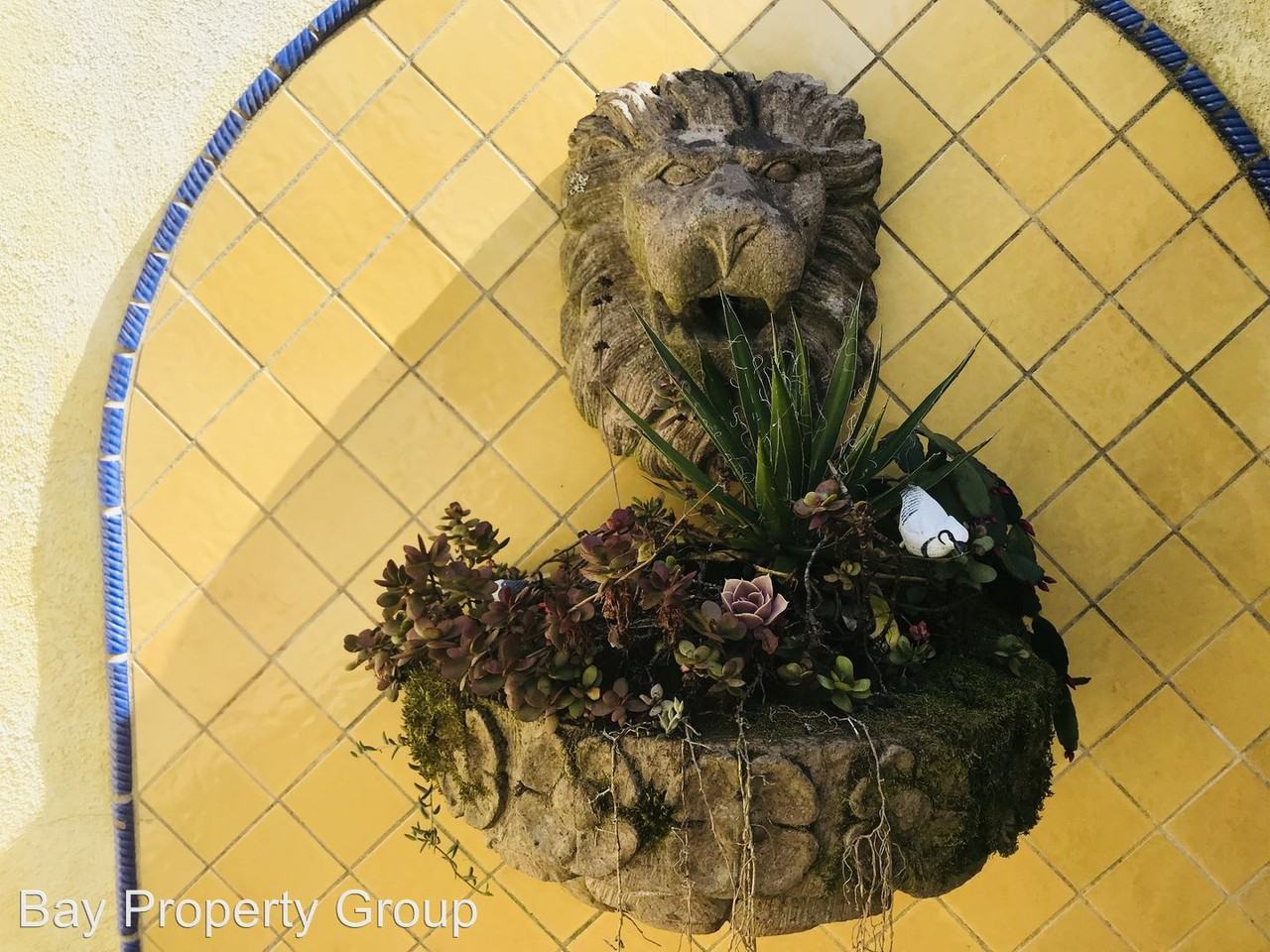 1850 Grand View Dr - Photo 3 of 23