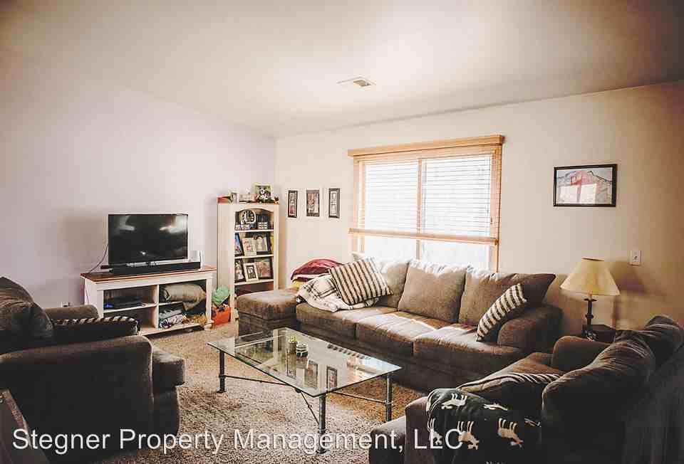 1901 Avery Ct - Photo 2 of 10