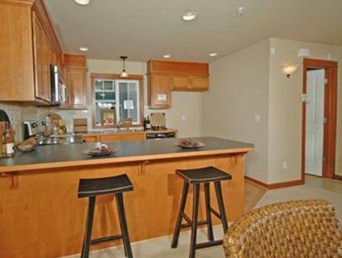 1162 N 198th St #15 - Photo 3 of 10