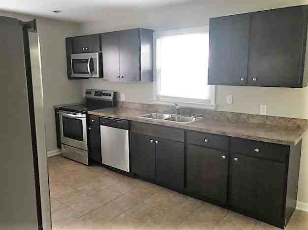 1865 Naomi Dr - Photo 3 of 20