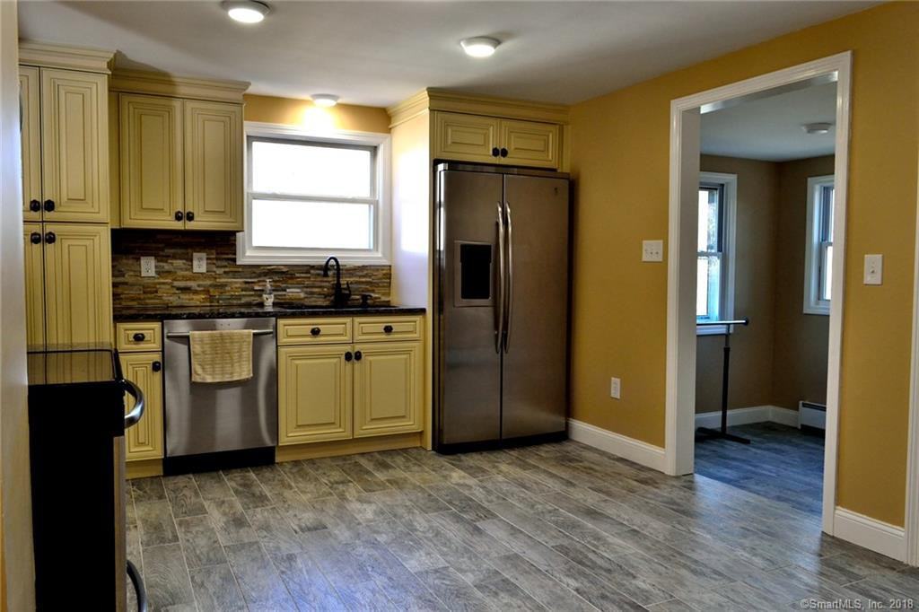 134 Coe Rd - Photo 3 of 12