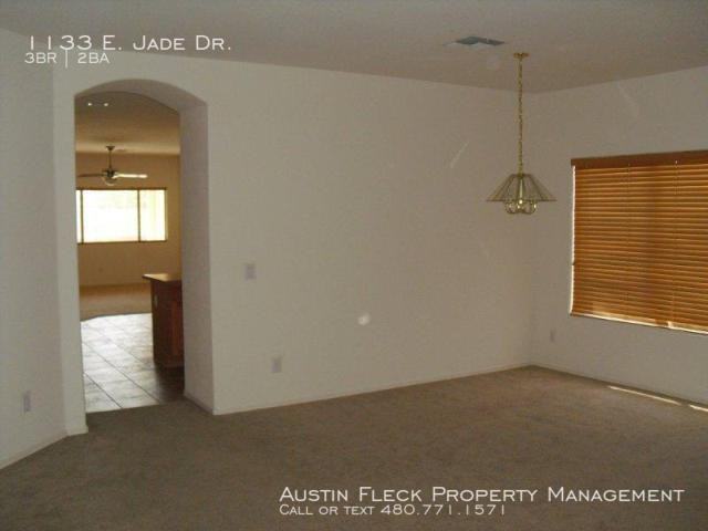 1133 E Jade Dr - Photo 3 of 6