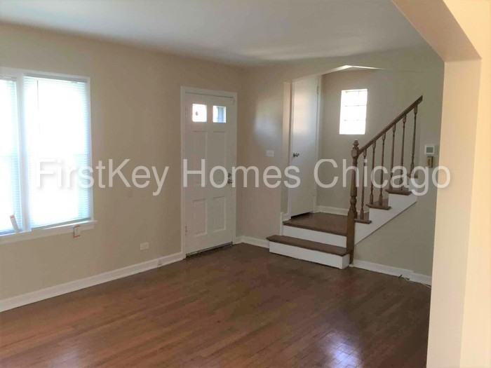 2329 S 20th Ave - Photo 2 of 17