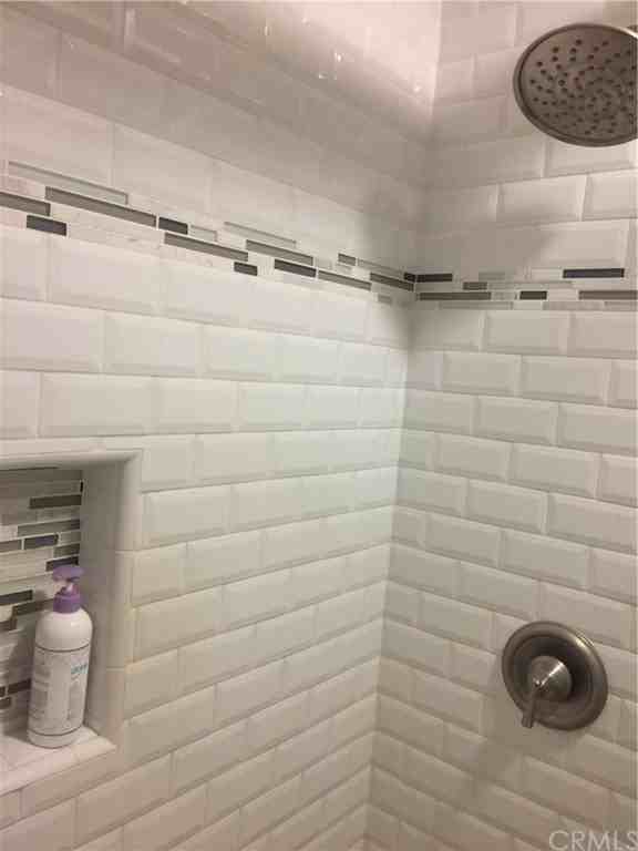 5211 Banbury Cir - Photo 3 of 12