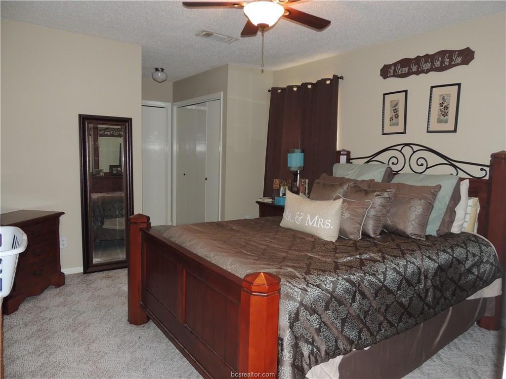 939 Spring Loop - Photo 2 of 18