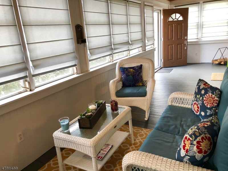 309 Manor Ave - Photo 3 of 25