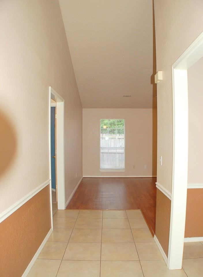 819 Southfield Ave - Photo 3 of 19