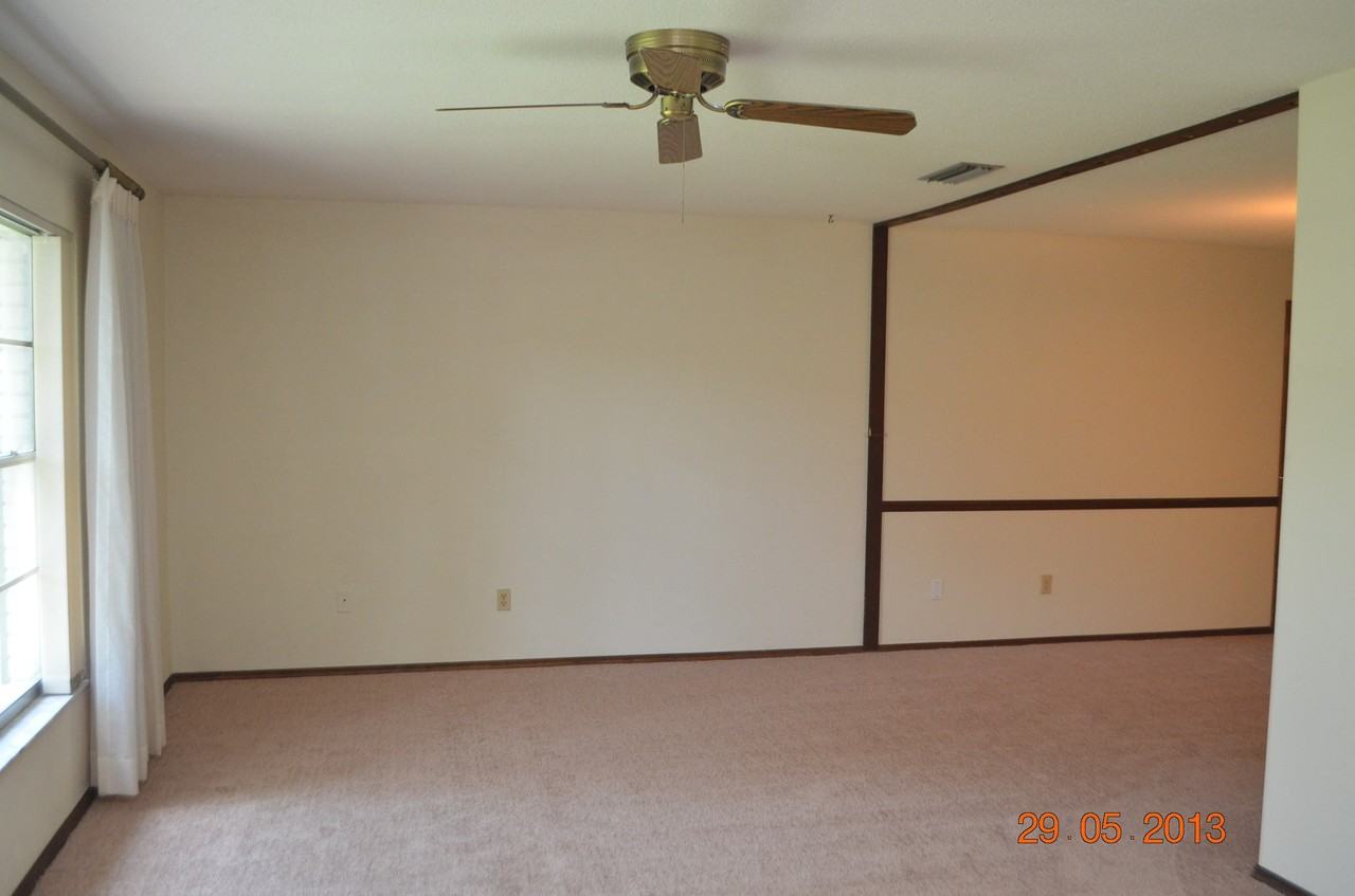 933 Sand Crest Dr - Photo 3 of 17