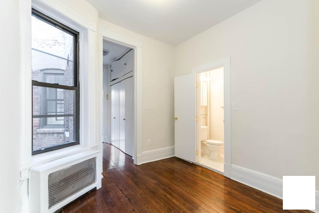 E 85th St & 3rd Ave #1BR - Photo 4 of 6