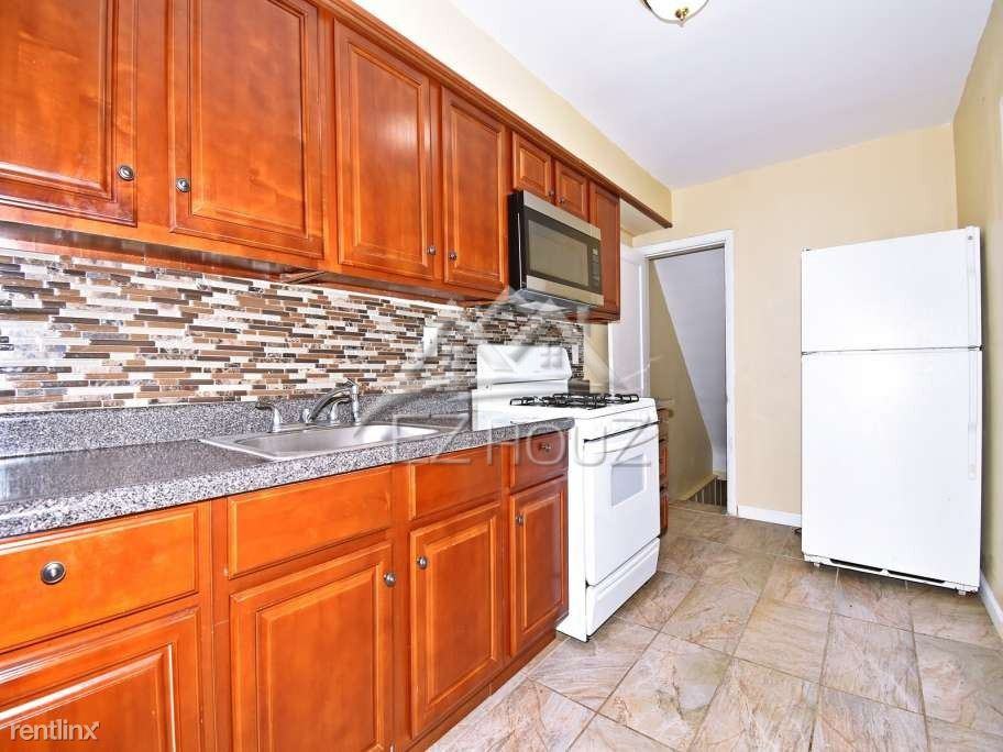 5421 Crismer Ave - Photo 3 of 16