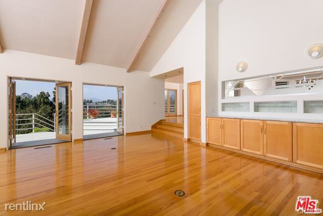 100 Larkin Pl - Photo 2 of 17