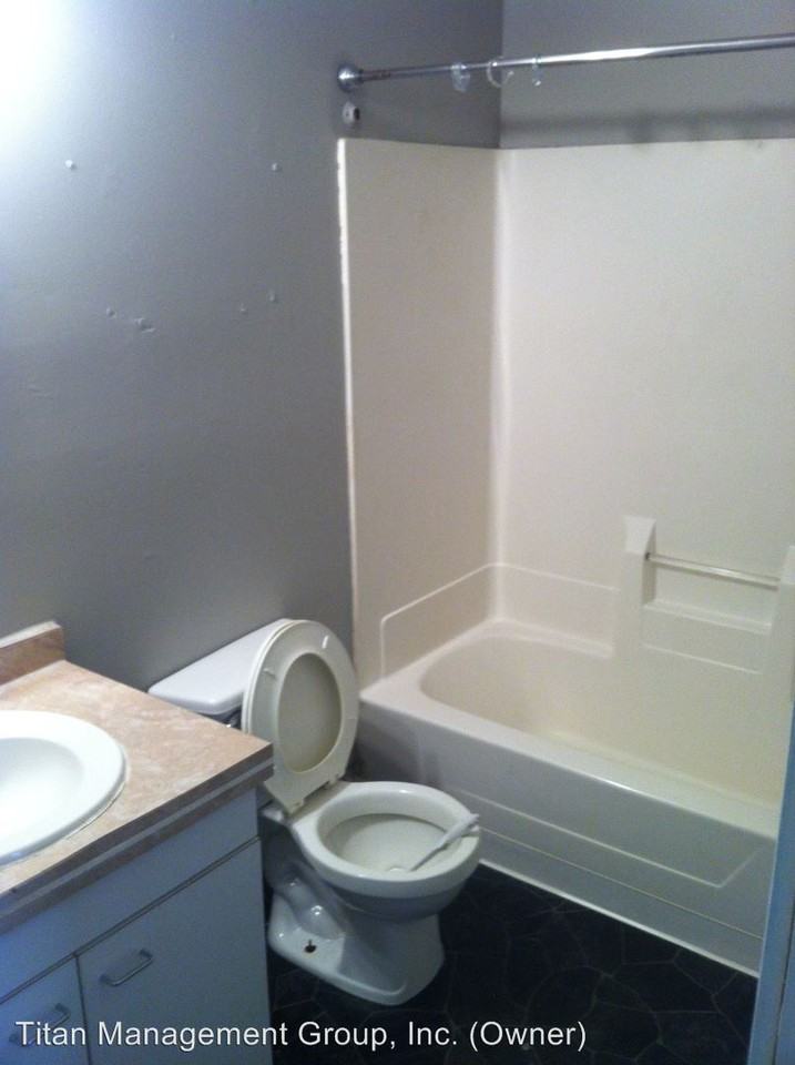 1319 Cincinnati St - Photo 3 of 10