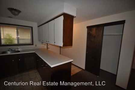 1122 Hines St. SE - Photo 3 of 10