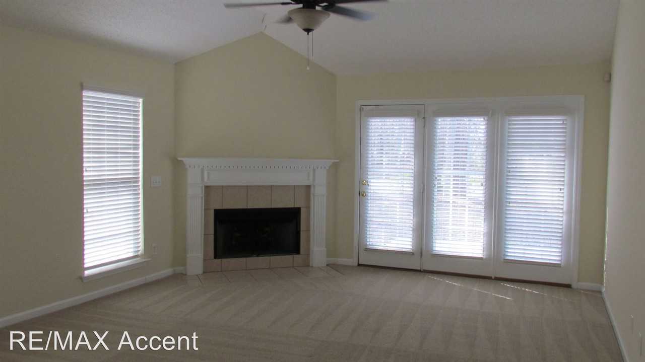 106 Peregrine Cir - Photo 3 of 32