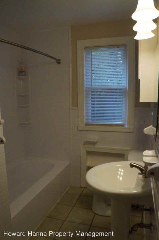 7433 Hampton Blvd #A - Photo 3 of 13