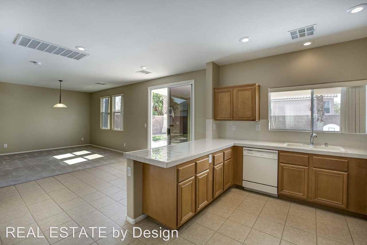 10429 Britton Hill Ave - Photo 3 of 13