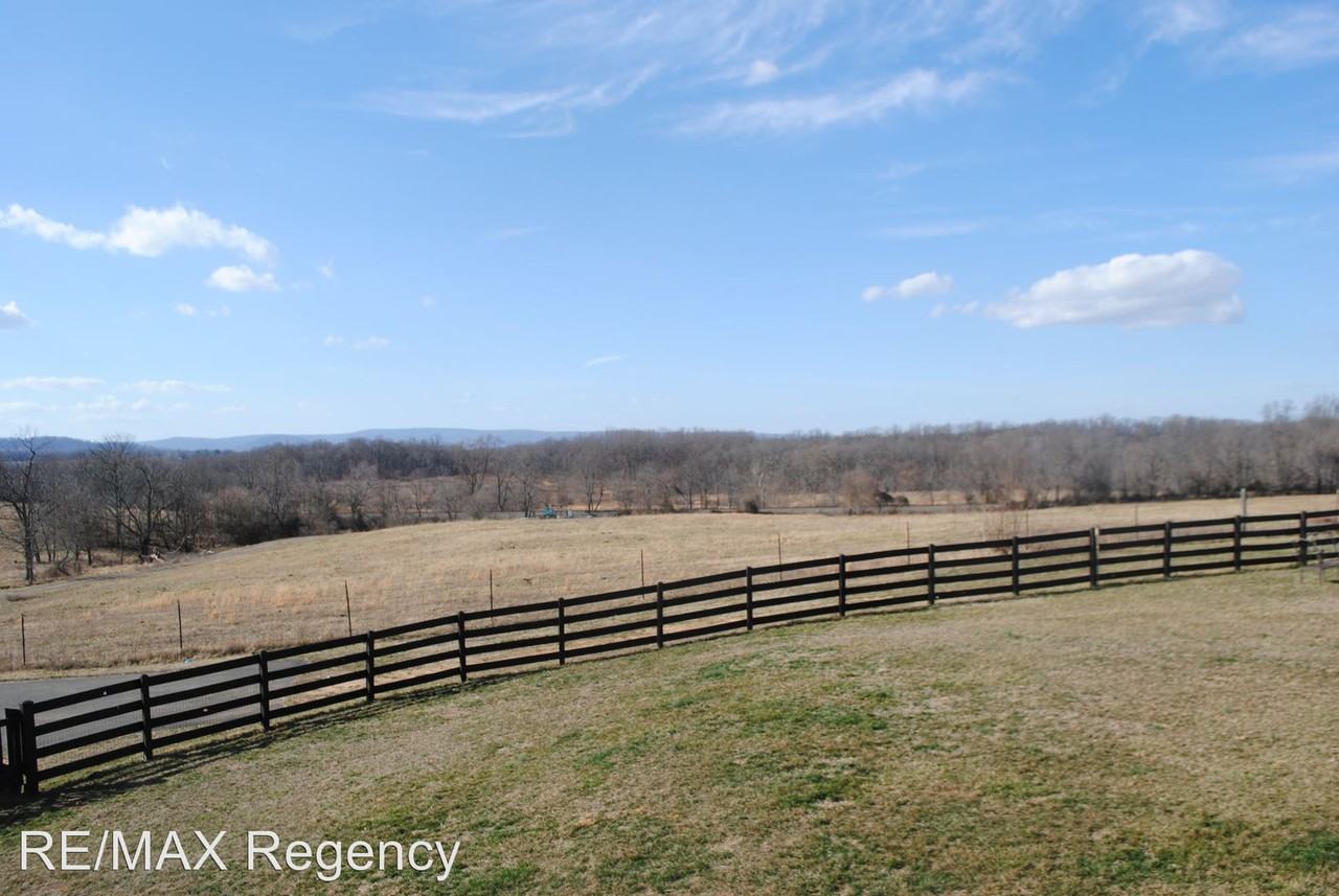 8406 Sunshine Ct - Photo 2 of 19