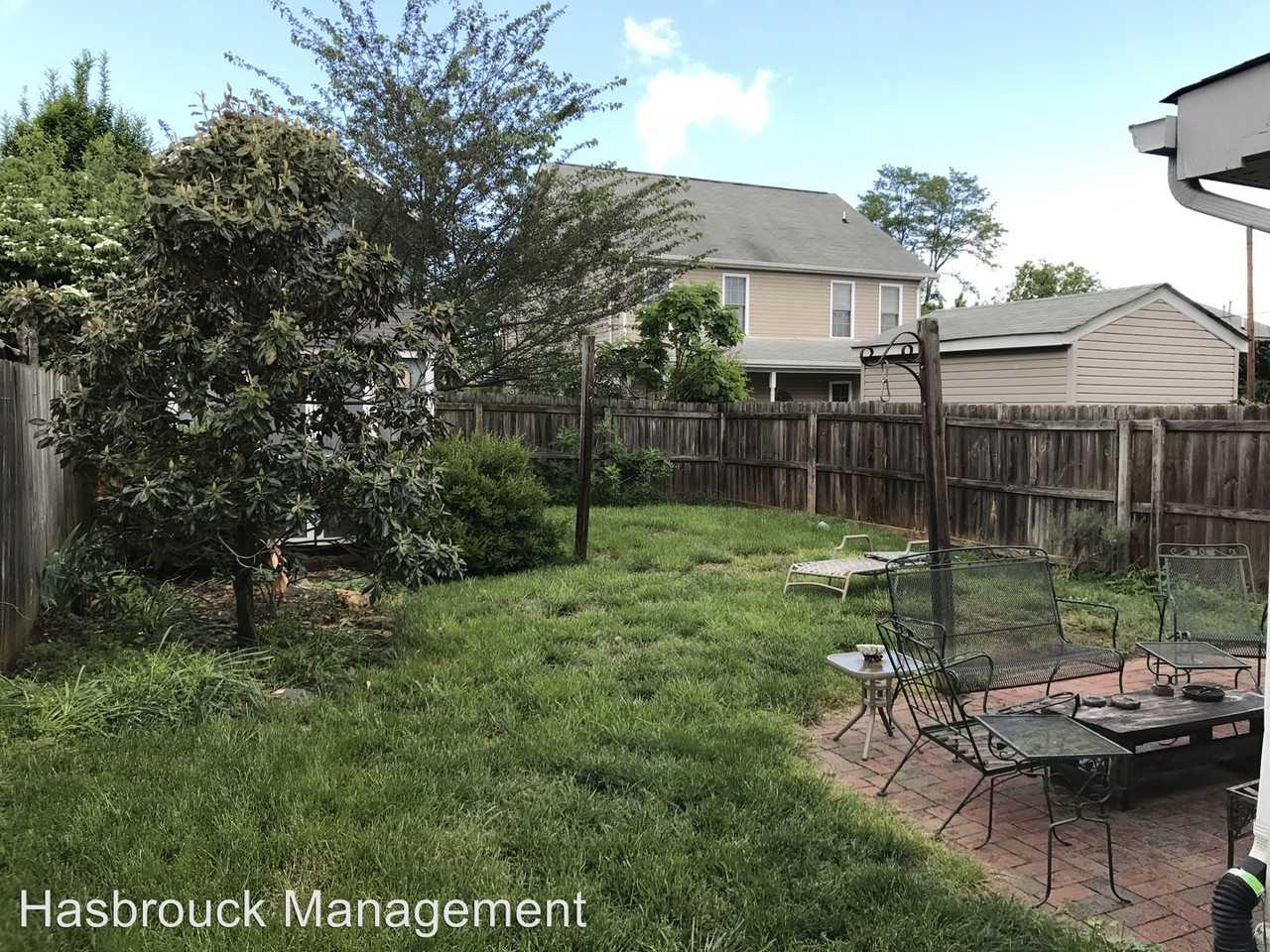 211 5th St NW - Photo 2 of 2