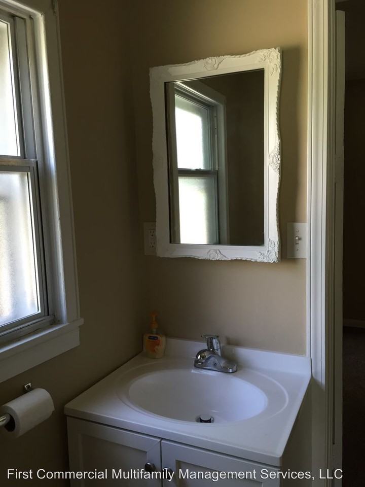 604 W 2nd St - Photo 3 of 13