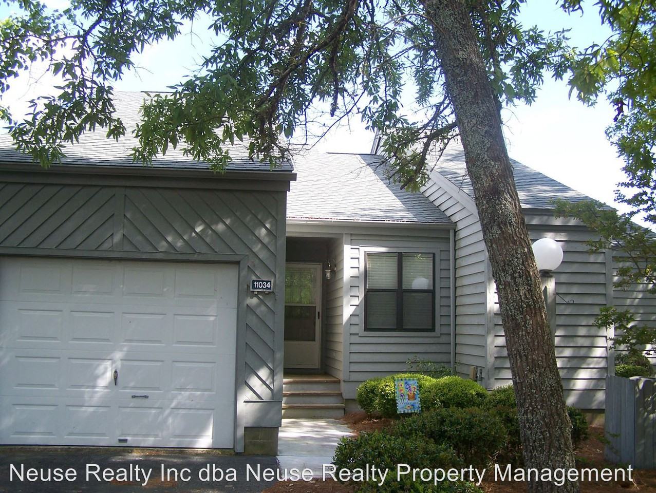 11034 Windward Dr - Photo 2 of 14