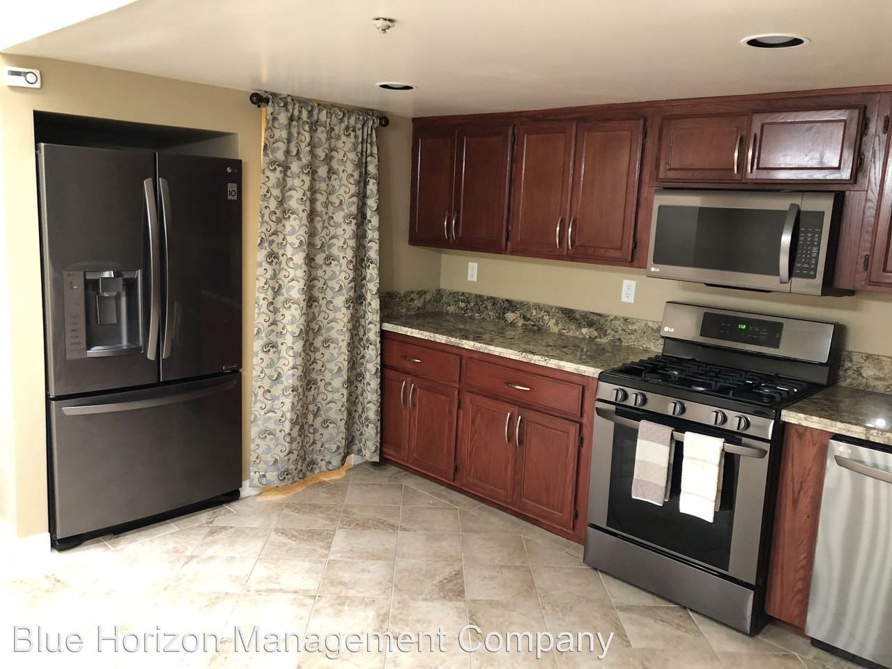 887 Linden Avenue - Photo 3 of 14