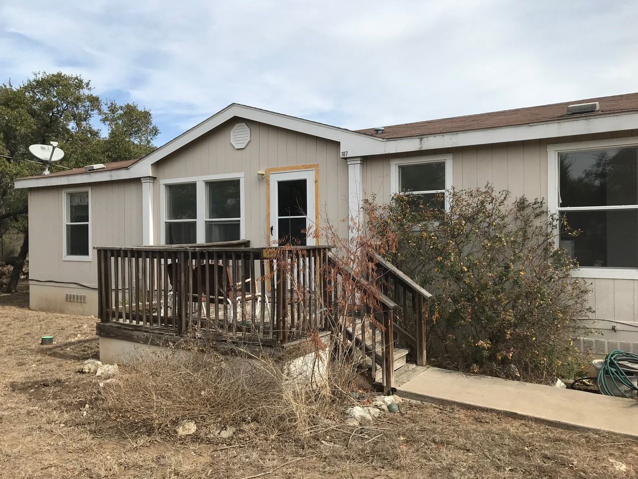 107 Miranda Court - Photo 3 of 6